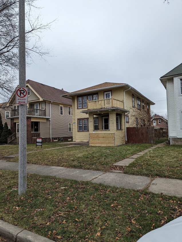 2745 N 45th St, Milwaukee, WI 53210 Townhome Rentals in Milwaukee WI