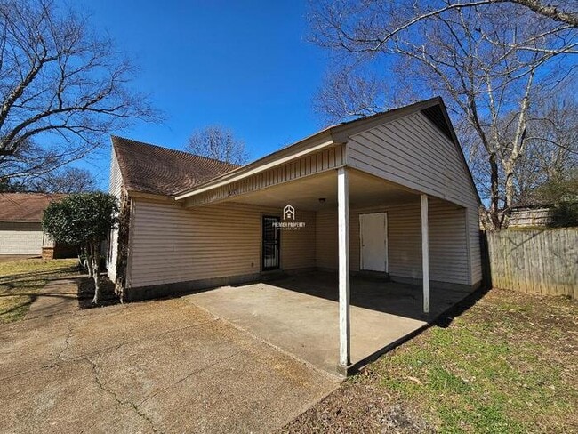 Building Photo - 4301 Crimson Leaf Cove