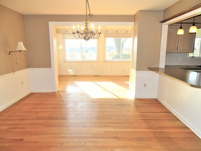 Foto del edificio - 1357 E Oregon Rd