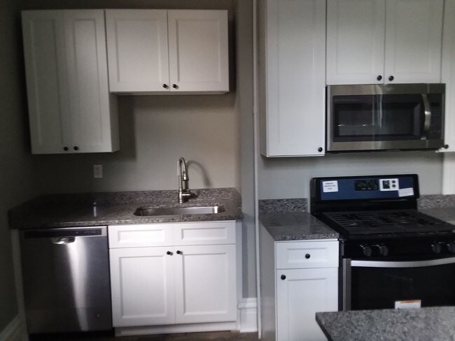 Foto del edificio - 820-822 Spring Garden Drive - 822 1