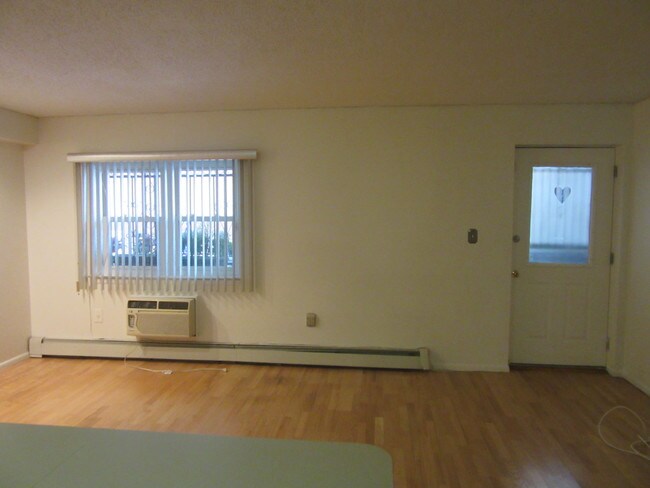 dining rm/den with door to deck - 1451 5th Ave