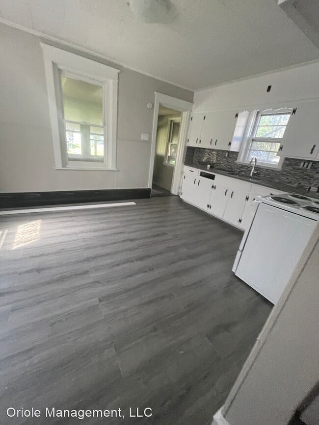 Building Photo - 4 br, 1.5 bath House - 431 LAUREL ST