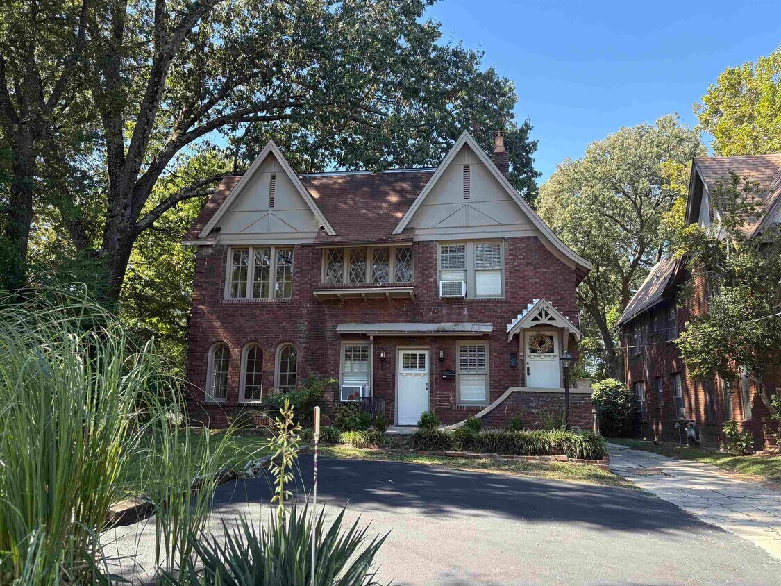 Foto principal - 343 N McLean Blvd