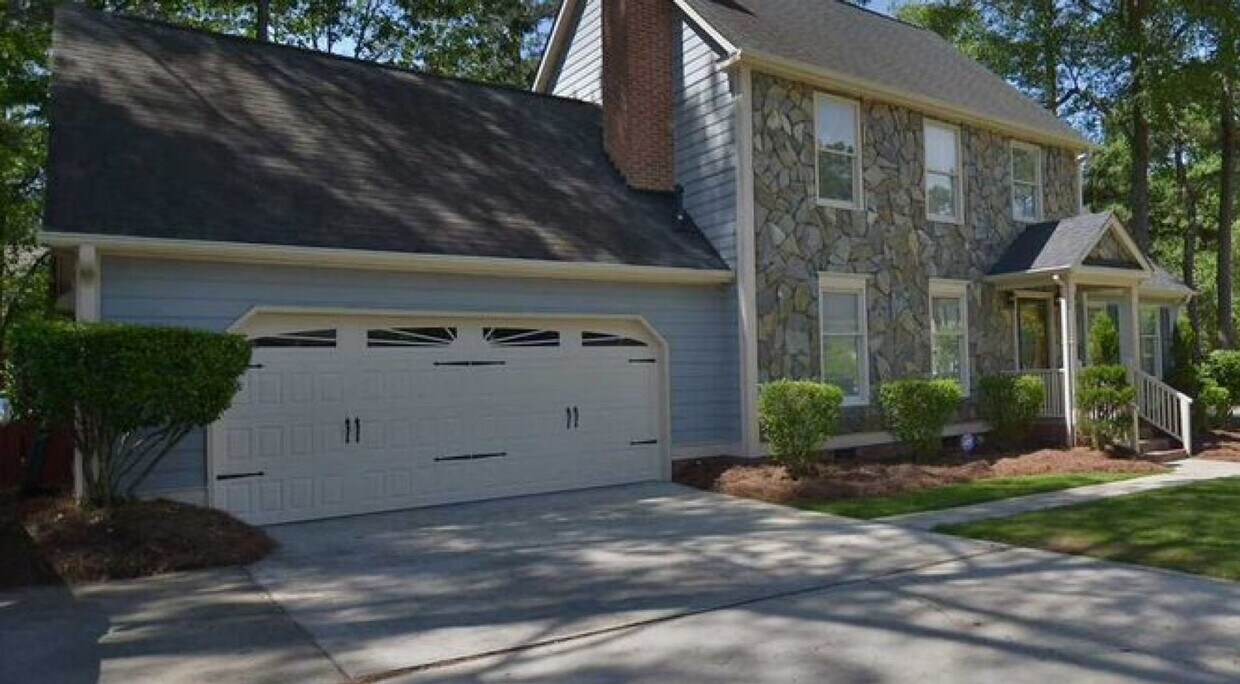 Primary Photo - 300 Brook Hollow Dr