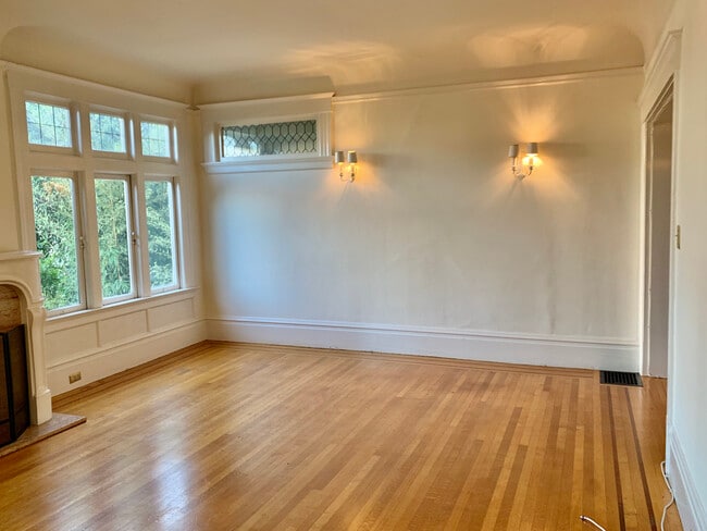 Building Photo - 2859 Divisadero St