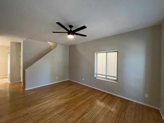 Foto del edificio - 2 Bedroom Townhome in the Stone Gate Commu...