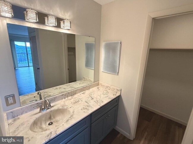 Building Photo - 1375 Pershing Blvd