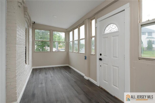 Building Photo - 1625 Parker Rd
