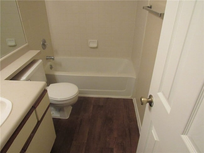 Foto del edificio - 2129 Andover Dr