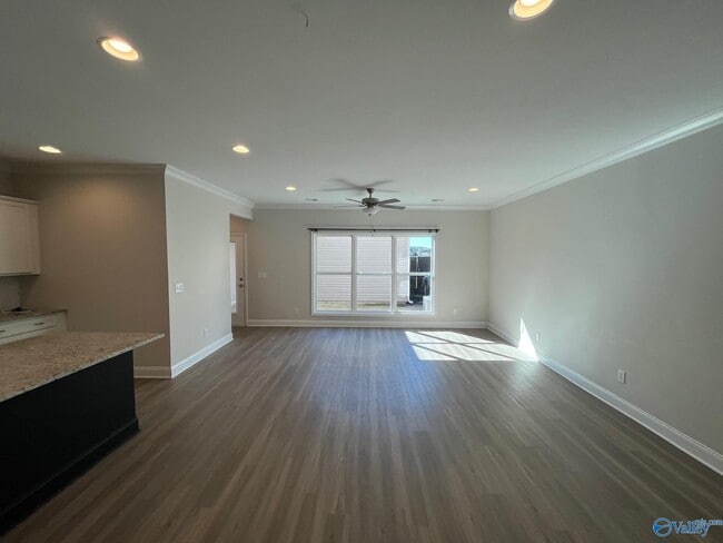 Foto del edificio - 3205 McClellan Wy SE