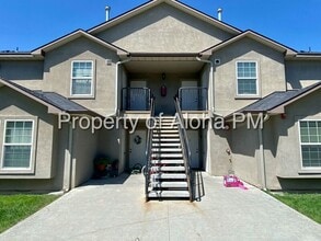 Building Photo - 1053 W Pine Ave