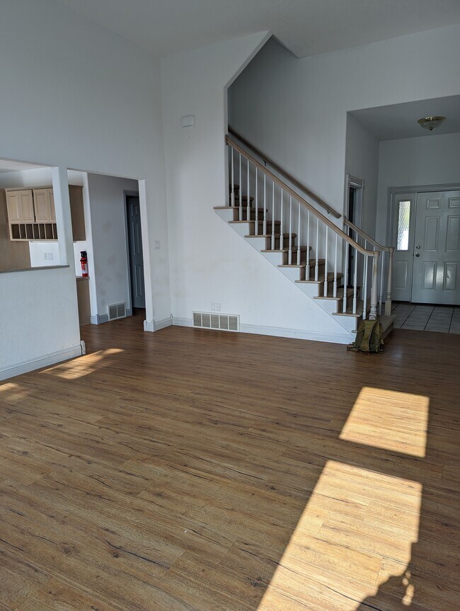 Building Photo - 1054 Arapaho Dr