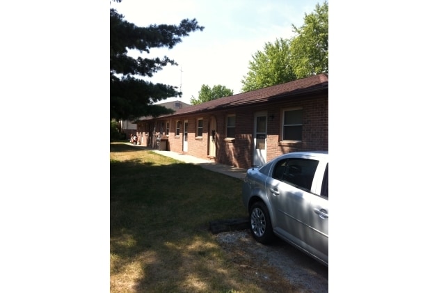 Building Photo - 1441-1455 Woodland Dr