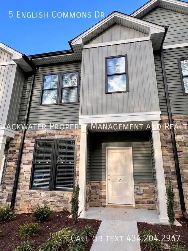 Primary Photo - Act Fast! 2 Bedroom in English Commons!