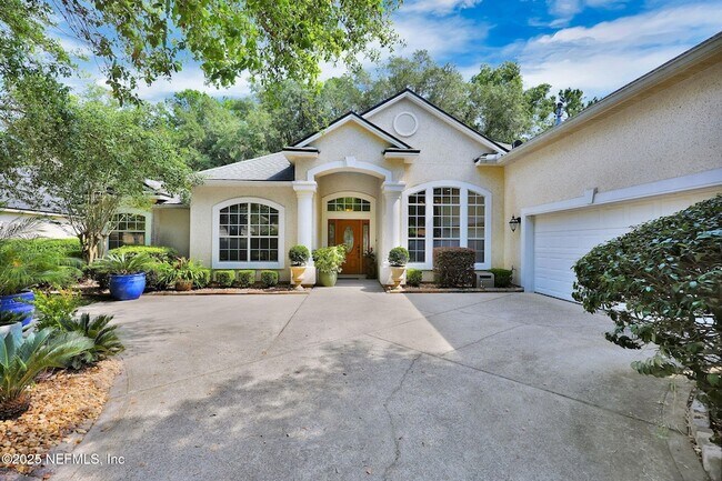 Foto del edificio - 526 Oakmont Dr