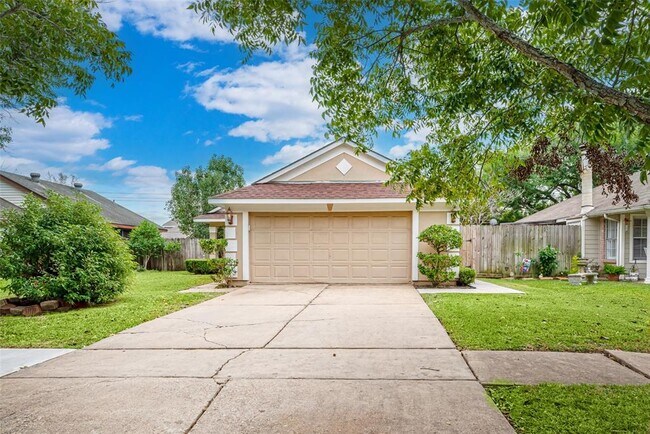 Foto del edificio - 14035 Clear Forest Dr