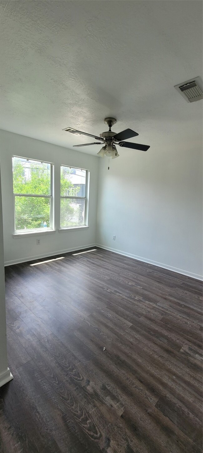 Building Photo - 1426 Ruthven St