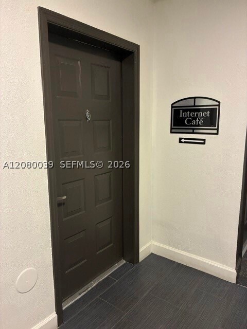 Foto del edificio - 6001 SW 70th St
