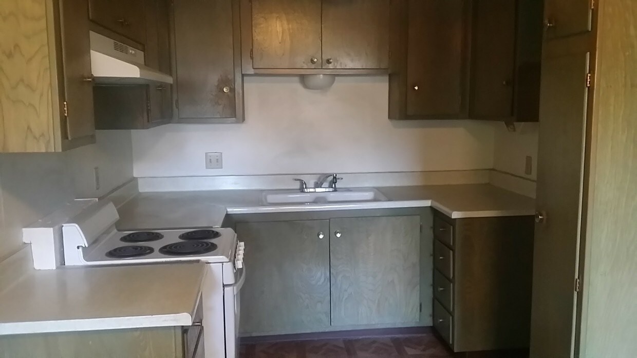 21309 Lake Shore Dr, California City, CA 93505 Condo for Rent in