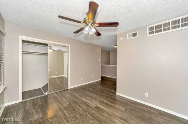 Foto del edificio - 2 br, 1 bath Townhome - 3716 Murray Ct
