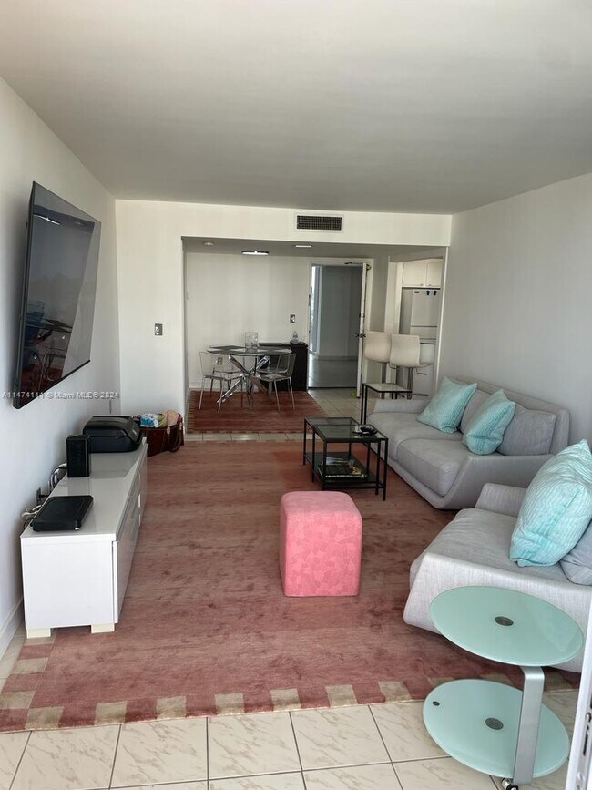 Building Photo - 9273 Collins Ave