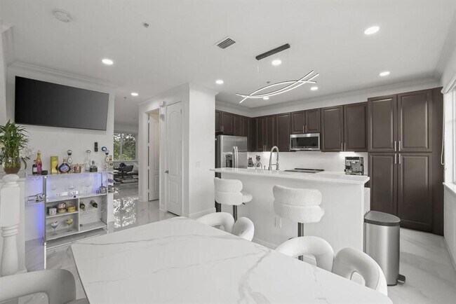 Foto del edificio - 616 NW 38th Cir