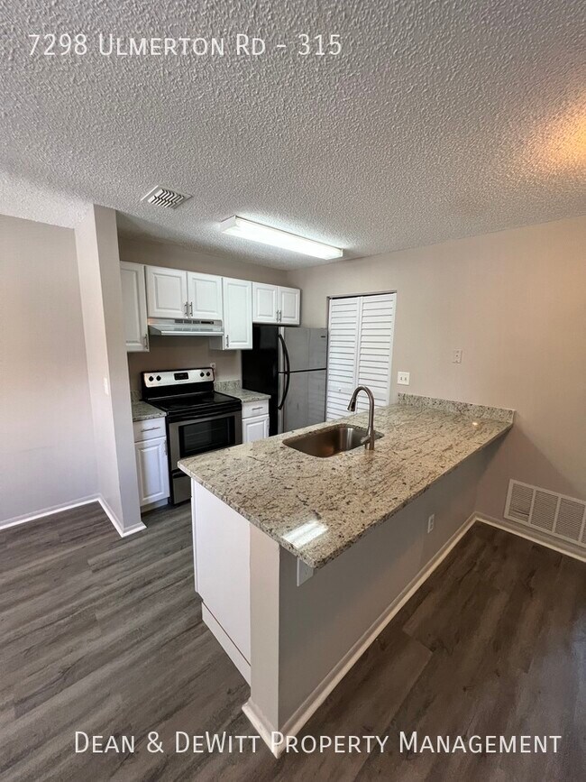 Foto del edificio - Updated 1/1 Condo - Pool, Pond, Parking