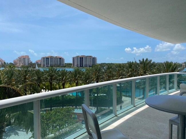 Foto del edificio - 1000 S Pointe Dr