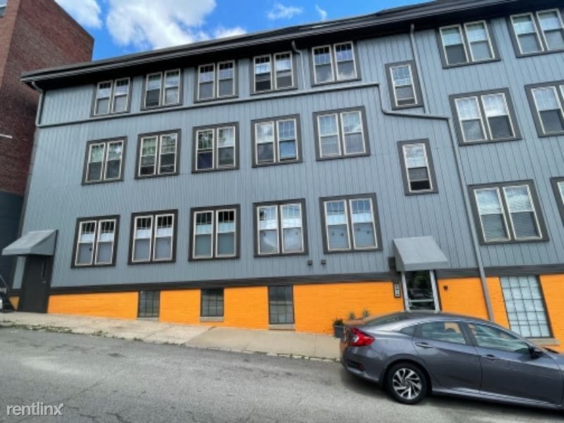 Primary Photo - 1 br, 1 bath Condo - 396 Roosevelt Ave