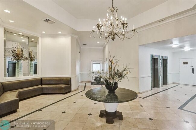 Building Photo - 1351 NE Miami Gardens Dr