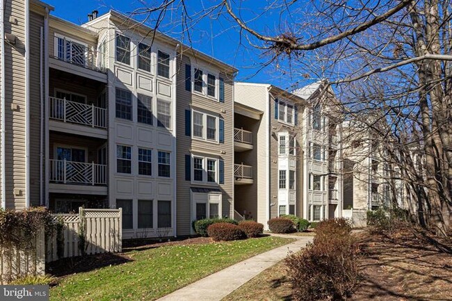 Foto del edificio - 12245 Fairfield House Dr