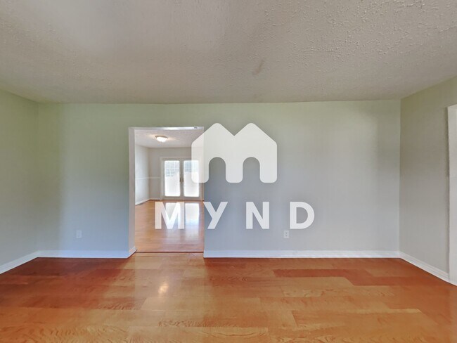Foto del edificio - 3225 Banks Rd