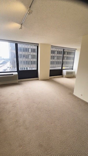 Photo - 276 E Wacker Dr (Chicago, IL)