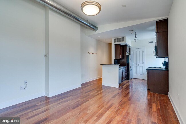 Building Photo - 2031 Pine St