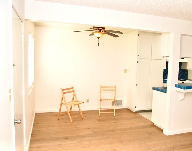 Dining area with fan - 2468 Plata Ct