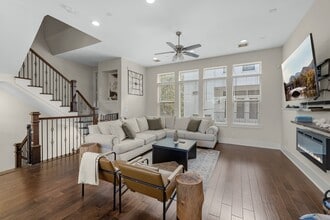 Building Photo - 209 Burr St