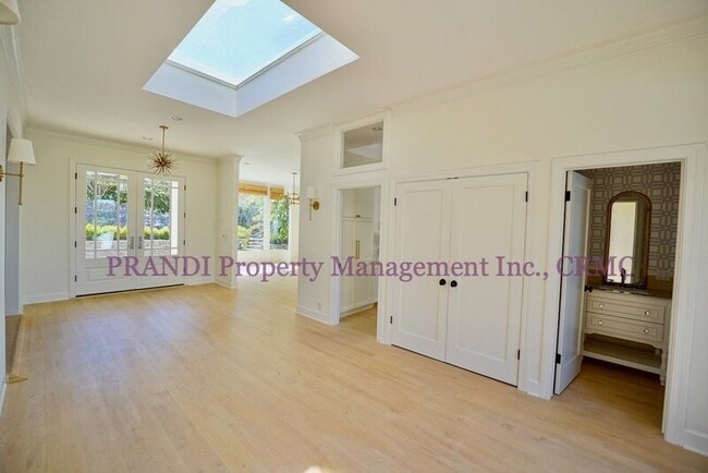 Building Photo - 3 Bartel Ct