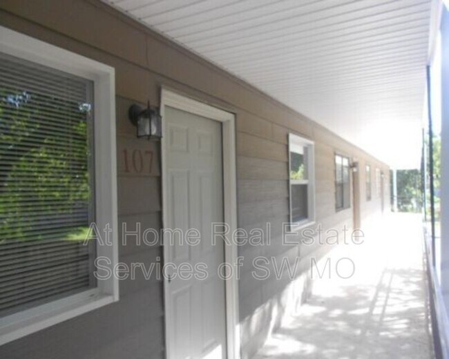 Building Photo - 1400 S Campbell Ave