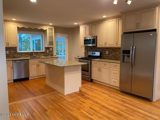 Building Photo - 734 Holmdel Rd