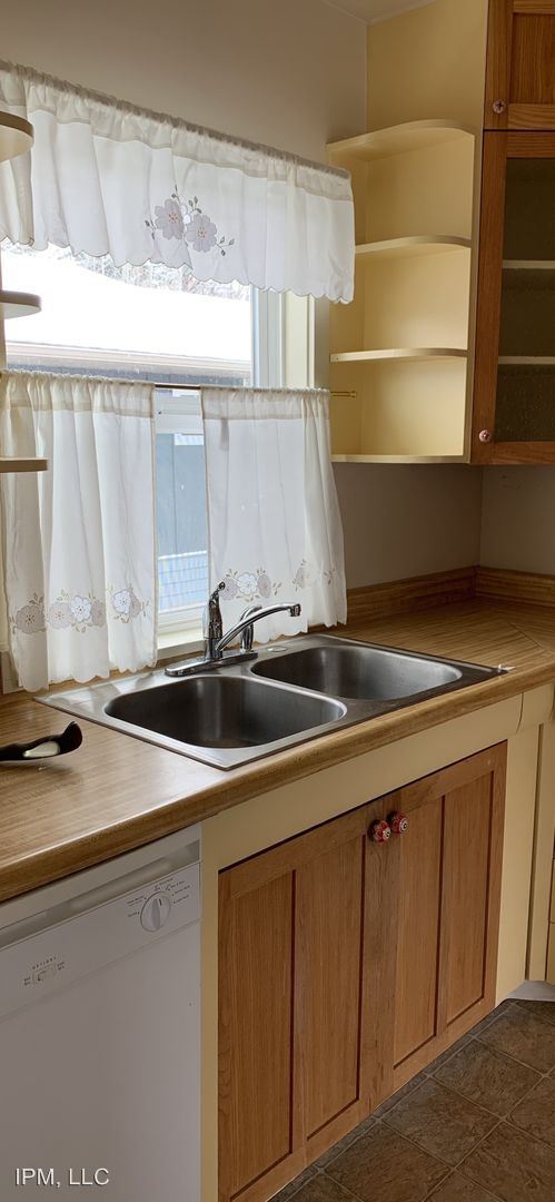 Foto del edificio - 2 br, 1 bath House - 215 E Beall St