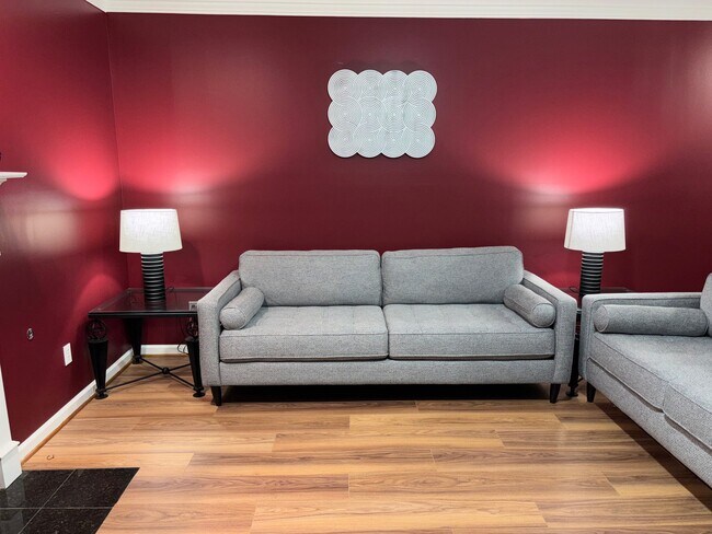 Foto del edificio - 423 Planters Dr