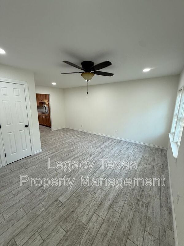 Building Photo - 6205E Highway 67