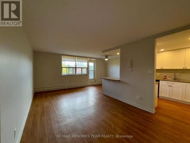 Building Photo - 156 Fitch St