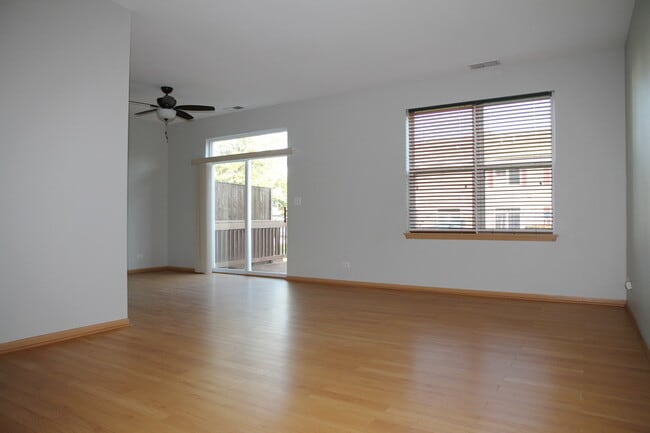 Foto del edificio - 383 Chesapeake Ln