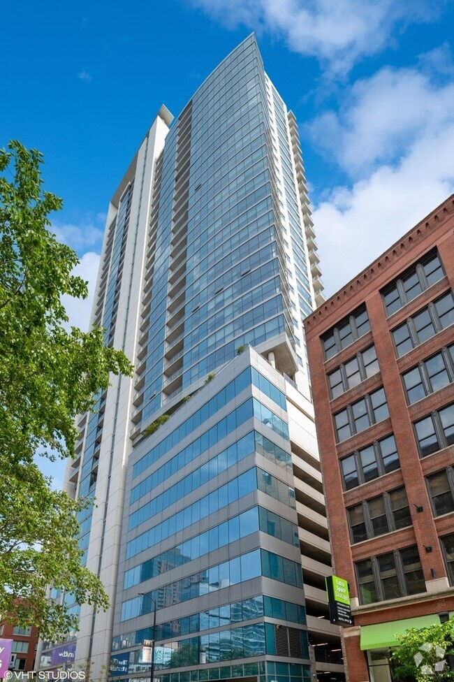 Building Photo - 303 W Ohio St