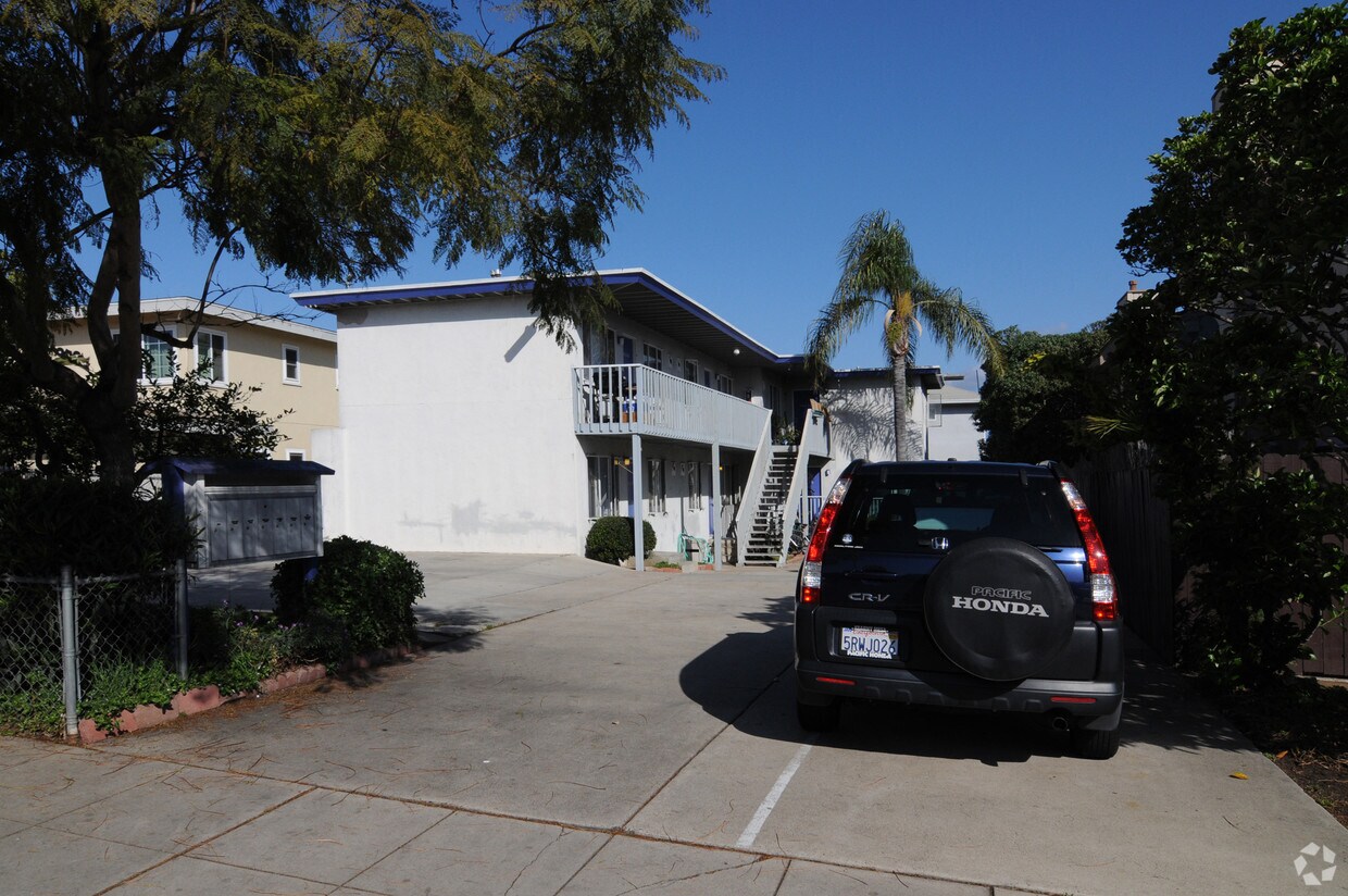 Primary Photo - 4632 W Point Loma Blvd