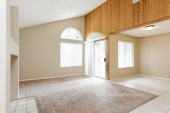 Building Photo - 39461 Oak Cliff Dr