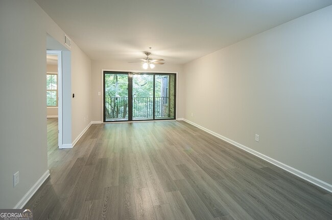 Building Photo - 3117 Colonial Way