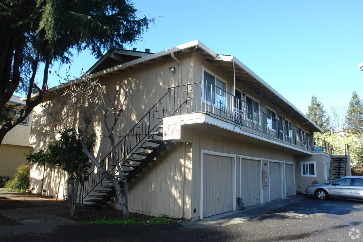 Primary Photo - Kinjo Gardens
