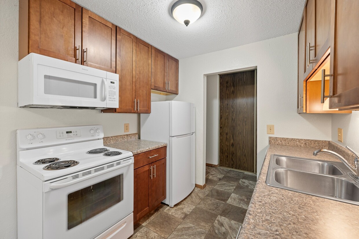 Primary Photo - Candlewood Apartments